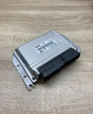 Hyundai Matrix Engine control unit/module ECU 3910127610 0281010695