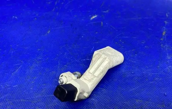 Volkswagen PASSAT B7 Crankshaft position sensor 03C906433A