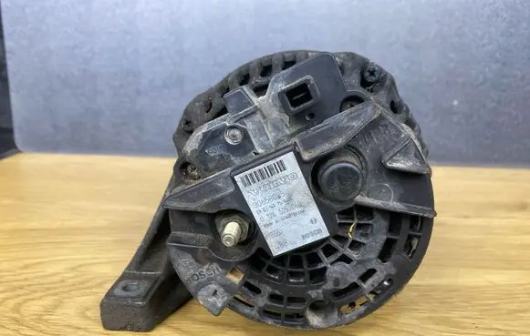 Volvo XC70 Generator/alternator 30658085