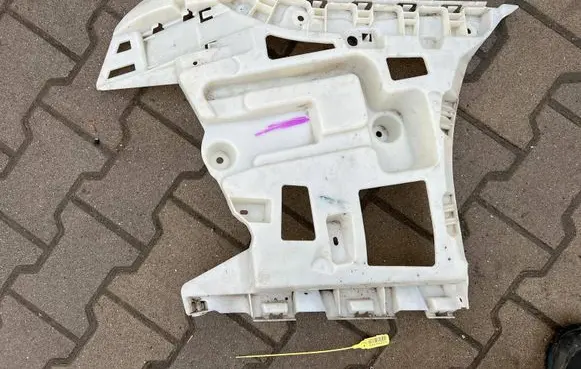 BMW 4 G22 G23 G24 G26 Bumper support mounting bracket corner 8078586