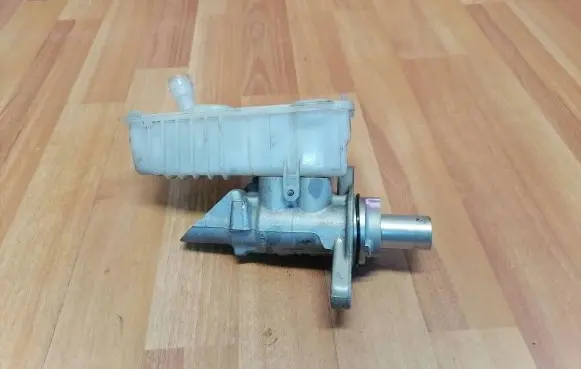 Renault Scenic IV - Grand scenic IV Master brake cylinder 460913198R 460115847R
