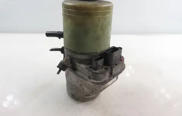 Volkswagen Polo IV 9N3 Power steering pump 6Q1423051AD 6Q0423156M 6Q2423051R