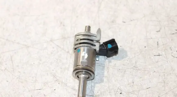 Lexus IS III XE30 Fuel injector 2325031120
