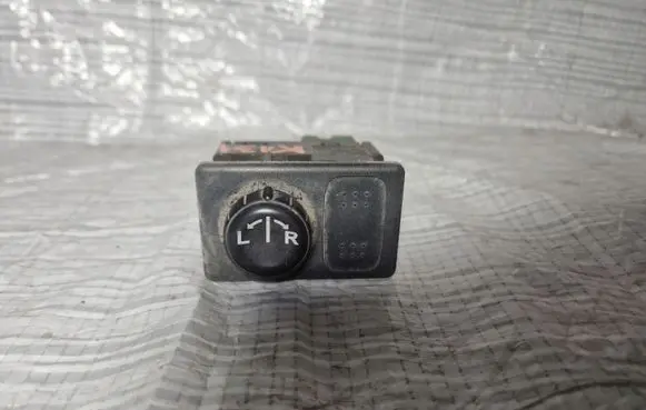 Nissan Cab Star Wing mirror switch 68485MB
