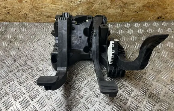 Peugeot Boxer Pedal assembly 25863700 D258 E5443