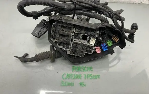 Porsche Cayenne (92A) Fuse box set