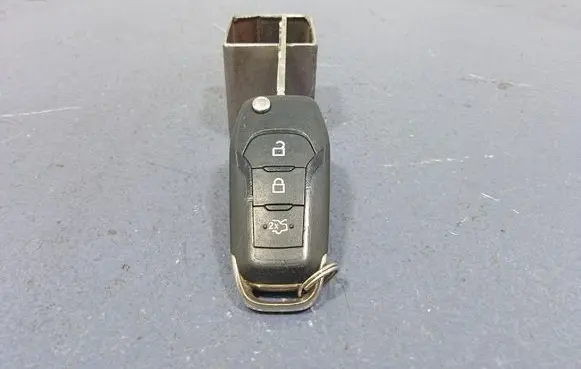 Ford Mondeo MK I Ignition lock DS7T15K601BF