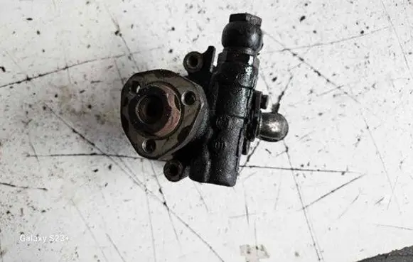Volkswagen Golf IV Power steering pump 1J0422154