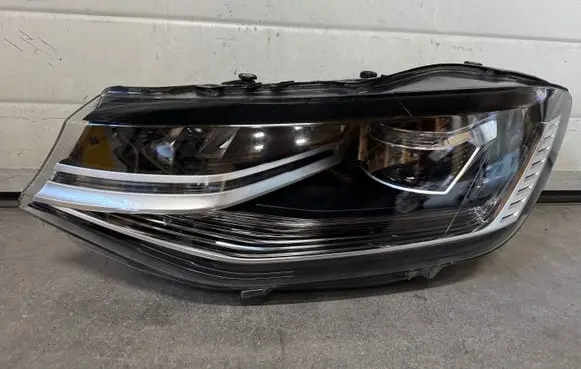 Volkswagen Caddy Headlight/headlamp 2K8941035S