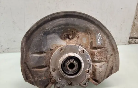 Rear wheel hub