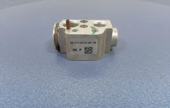 Porsche Cayenne (92A) Coolant level relay 7P0820679A