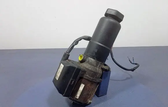 Mercedes-Benz Vaneo W414 Power steering pump A4144660001