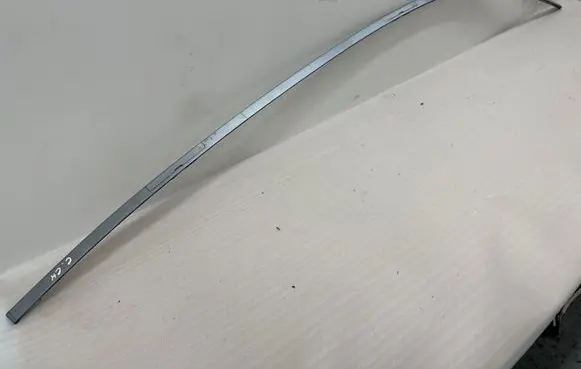 Roof trim bar molding cover