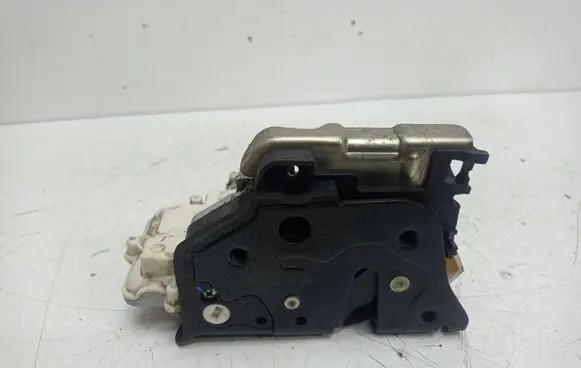 Audi A4 S4 B8 8K Rear door lock 8K0839016