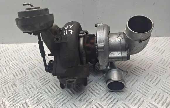 Toyota Avensis T250 Turbo 172010R020 0602090010