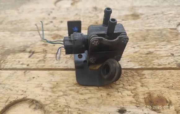 Mazda 3 II Exhaust pressure sensor R2BR182B5 19608N29 PSD1K4238