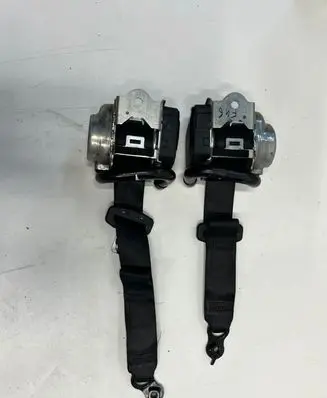 BMW 2 F46 Front seatbelt