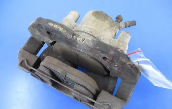 Mazda 3 I Front brake caliper