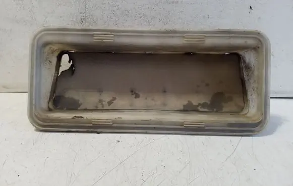 Suzuki Grand Vitara II Quarter panel pressure vent 7733065J00