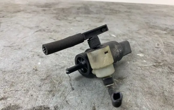 Windscreen/windshield washer pump
