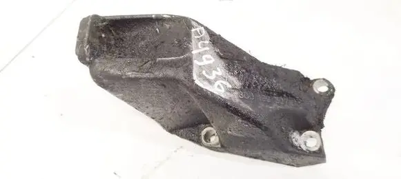 Audi A4 S4 B5 8D Engine mounting bracket 8D0199307