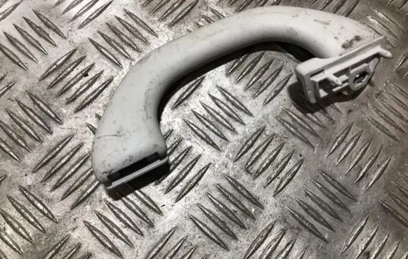 Skoda Fabia Mk1 (6Y) Rear interior roof grab handle y0857607