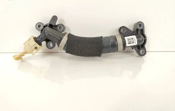 BMW i5 G60 Engine coolant pipe/hose 9453680