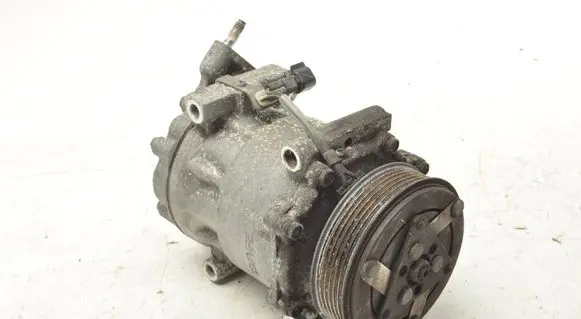 Volvo V60 Air conditioning (A/C) compressor (pump) 31348213