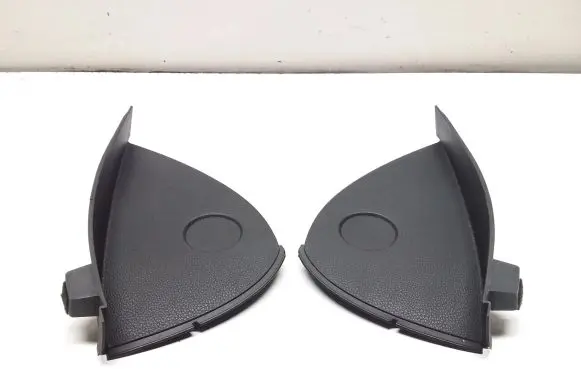 BMW 1 E81 E87 Dashboard side end trim 9124920 9124919