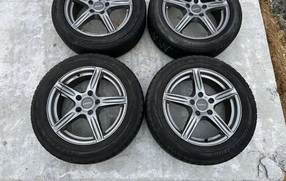 Volkswagen Golf VI R16 alloy rim 