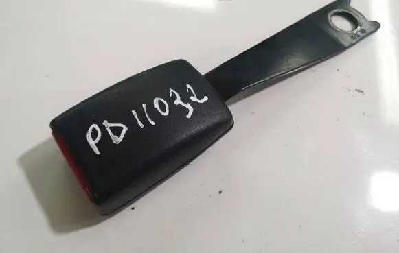 Toyota Corolla E120 E130 Front seatbelt buckle 