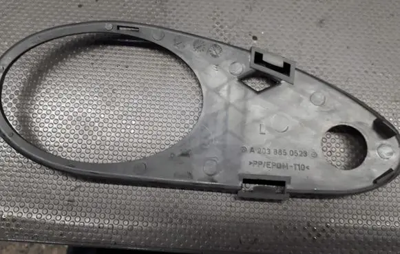 Mercedes-Benz C W203 Front bumper lower grill a2038850523