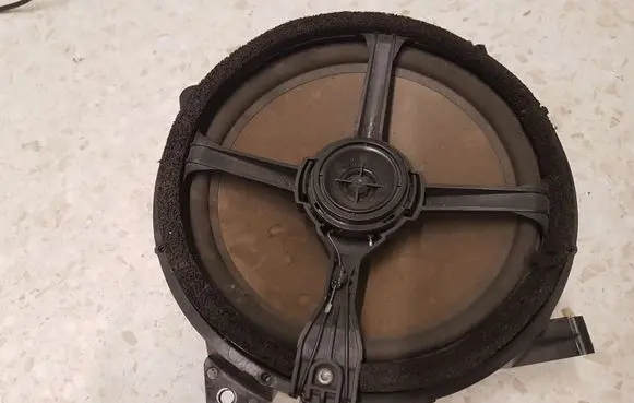 Volvo S60 Rear door speaker 8633574
