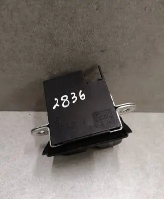 Seat Leon (5F) Tailgate lock latch 5F4827505C