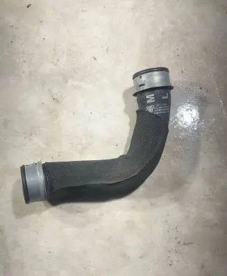 Porsche 911 Engine coolant pipe/hose 9P1121642 1405236X40