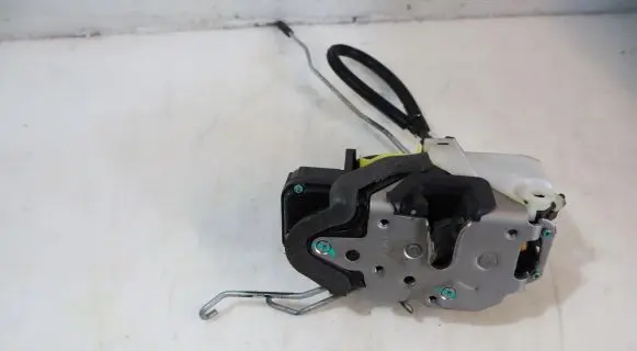 Chevrolet Cruze Front door lock