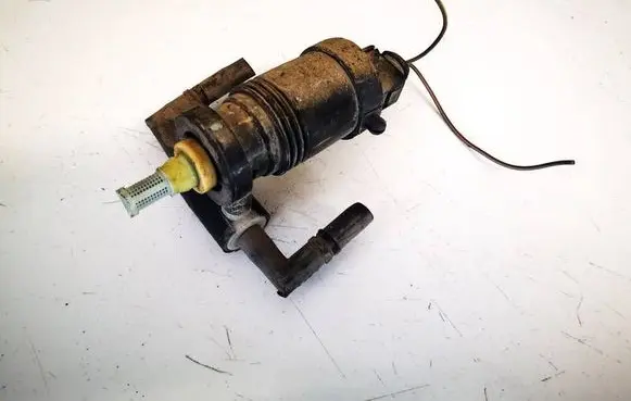 Dodge Caliber Windscreen/windshield washer pump 05152075ac 0608301n