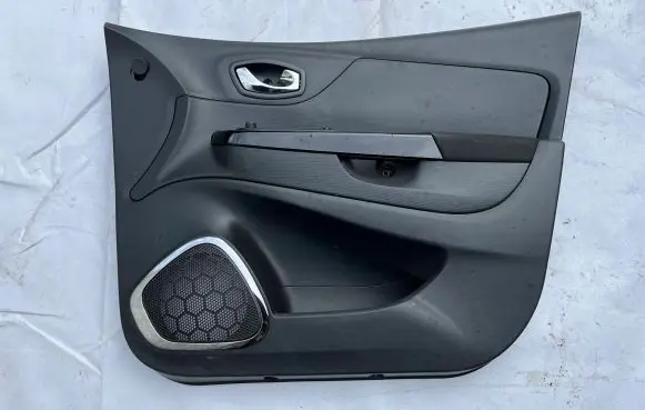 Renault Captur Front door card panel trim 809004245R