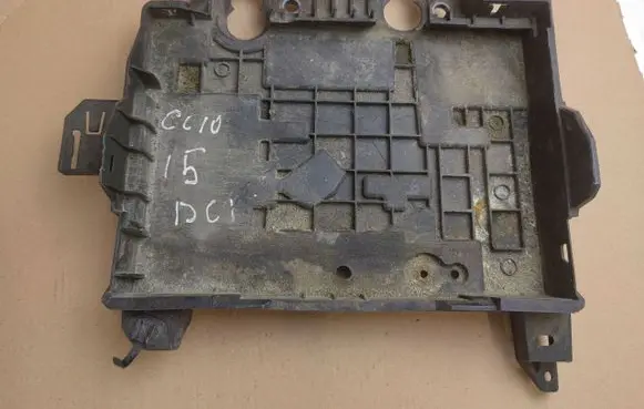 Renault Clio III Battery tray 8200314273