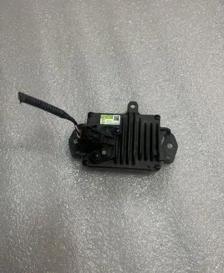 Toyota RAV 4 (XA50) Distronic sensor radar 881033120