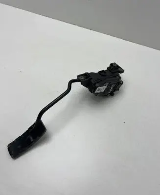 Volvo S40 Accelerator throttle pedal 30865642 6PV00830100 M865642