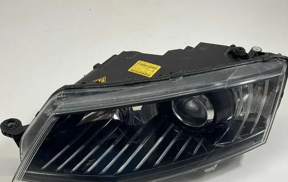 Skoda Octavia Mk3 (5E) Headlight/headlamp 5E1941015B 030127228300 33423344