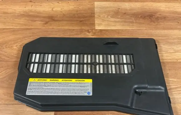 Volkswagen Touareg II Battery box tray cover/lid 7L0864643B