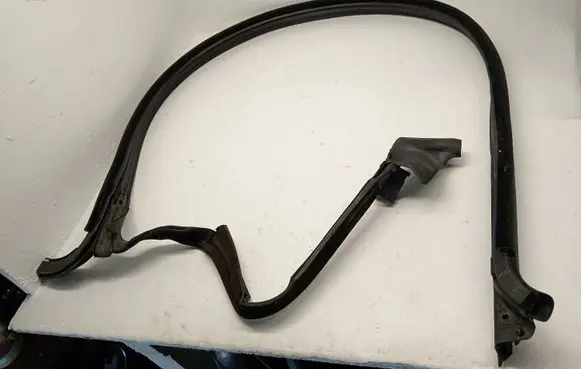 Bentley Continental Front door rubber seal 3W8867363