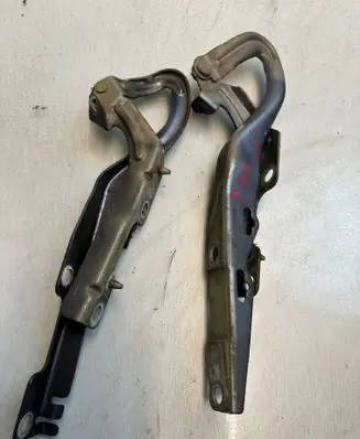 Peugeot 207 Engine bonnet/hood hinges 9650867080