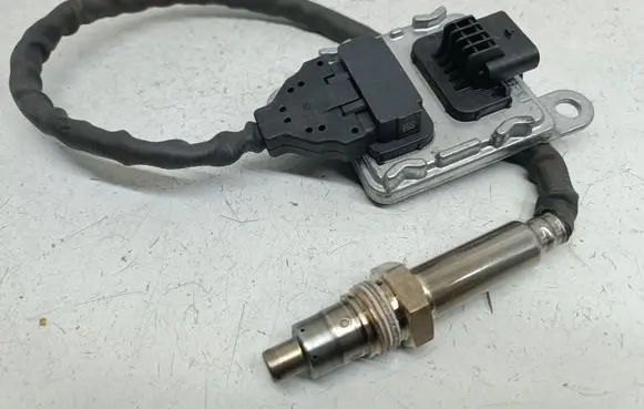 Mercedes-Benz Vito Viano W447 Lambda probe sensor A0009058011 SNS1005 0009058011