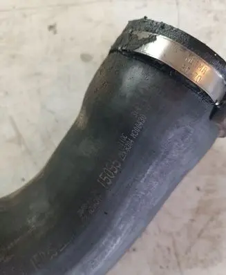 Peugeot 807 Intercooler hose/pipe 15095