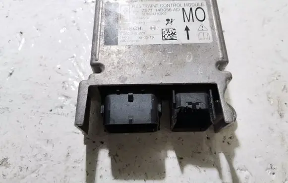 Ford Mondeo MK IV Airbag control unit/module 0285010228