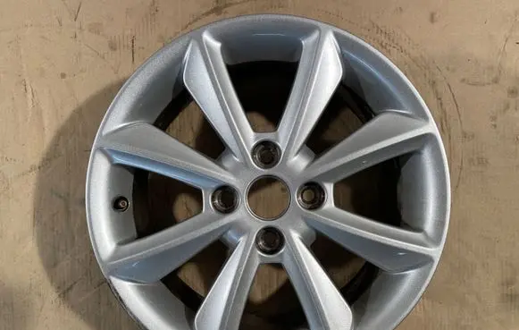 R16 alloy rim