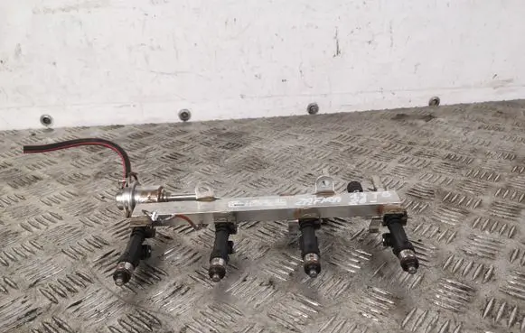 Opel Zafira C Fuel injectors set 0280151267 0280158205 55577580